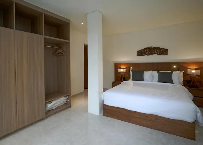 Cleo Padma Legian Villa *