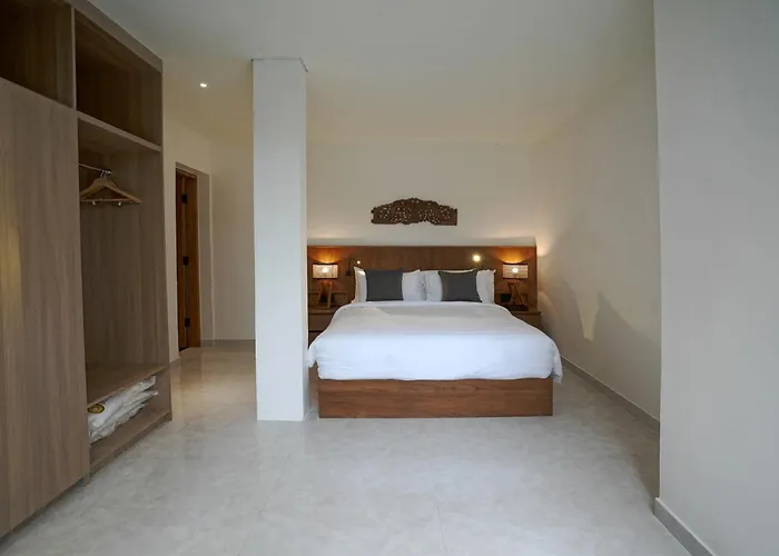 Cleo Padma Legian *
