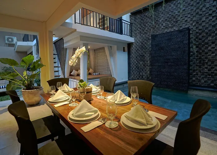Cleo Padma Legian Villa *