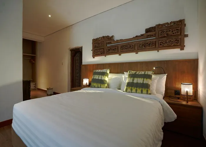 Cleo Padma Legian
